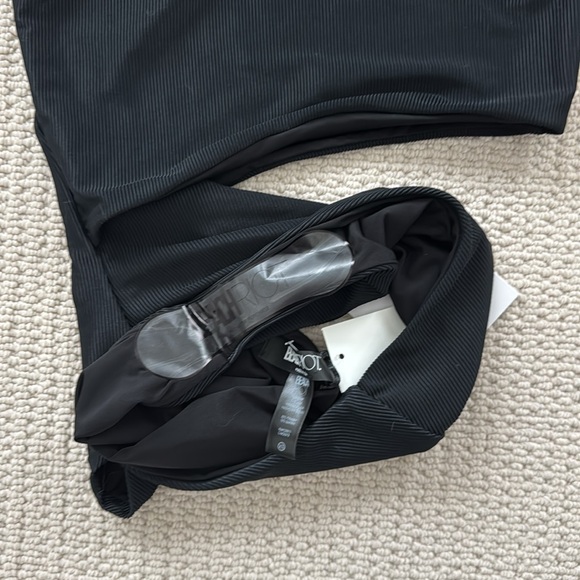 Beach Riot Celine One Piece - Picture 4 of 5